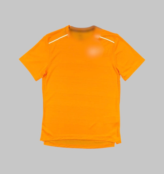 T-shirt running orange